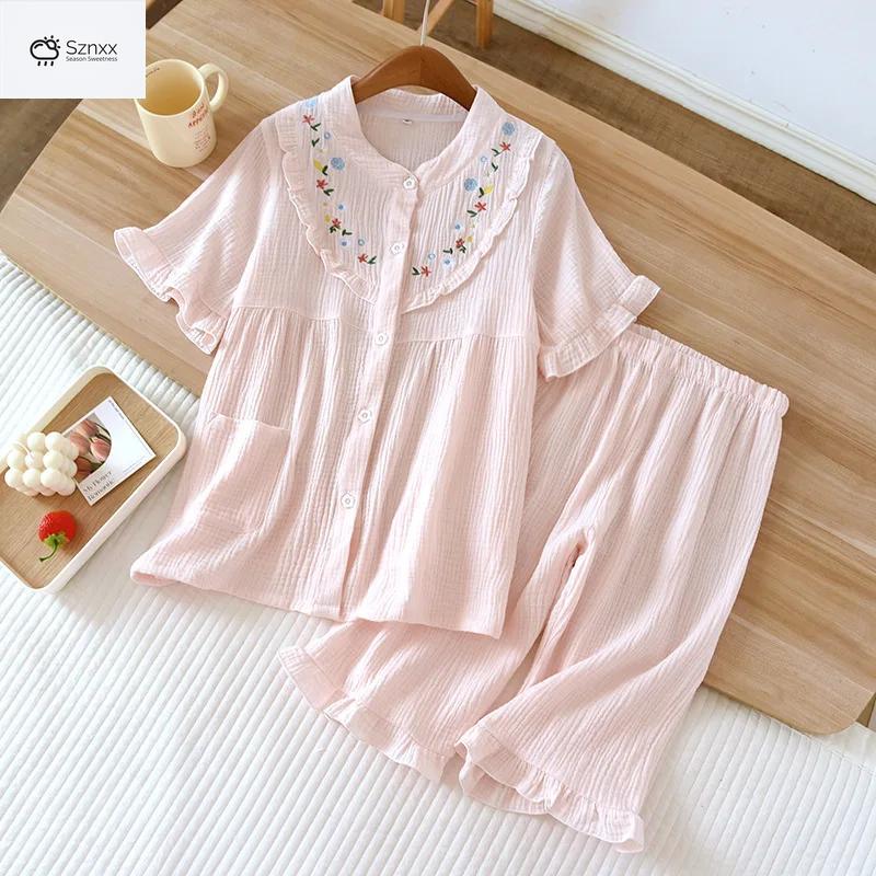 Embroidered Cotton Crepe Short-sleeve Capris Pajama Set